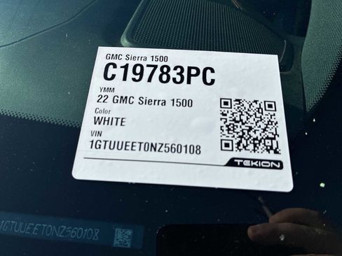 Certified 2022 GMC Sierra 1500 AT4 w/ AT4 Premium Package image 34