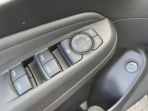 Used 2025 Buick Envista Sport Touring w/ Convenience I Package FWD image 13