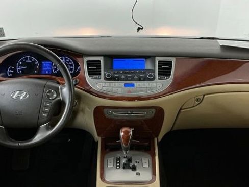 Used 2013 Hyundai Genesis 3.8 RWD image 21