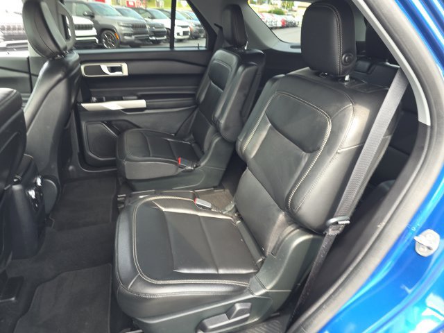 Used 2020 Ford Explorer XLT w/ Equipment Group 202A AWD/4WD image 25