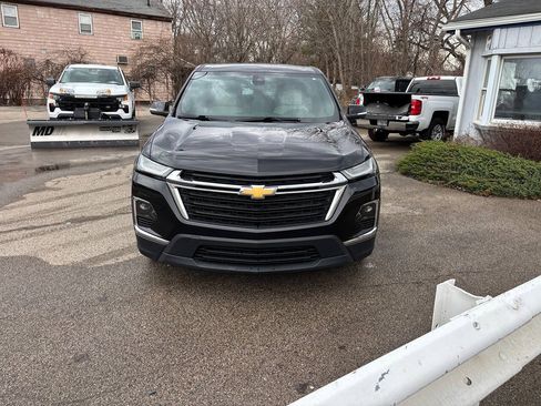 Used 2022 Chevrolet Traverse LS AWD/4WD image 8