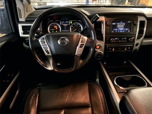 Used 2019 Nissan Titan PRO-4X w/ Pro-4x Convenience Package image 5