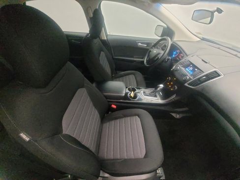 Used 2018 Ford Edge SE image 21