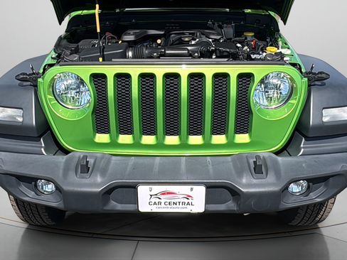 Used 2018 Jeep Wrangler Unlimited Sport S AWD/4WD image 10