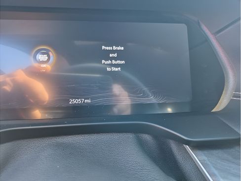 Used 2025 Jeep Grand Cherokee Limited w/ Black Appearance Package AWD/4WD image 9