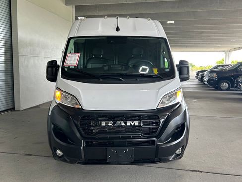 Used 2025 RAM ProMaster 2500 w/ Convenience Group FWD image 2