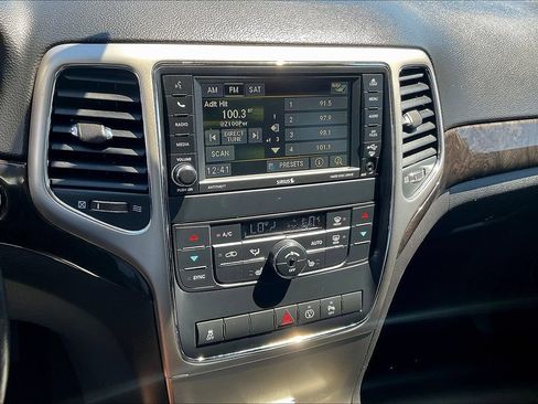 Used 2013 Jeep Grand Cherokee Laredo AWD/4WD image 9