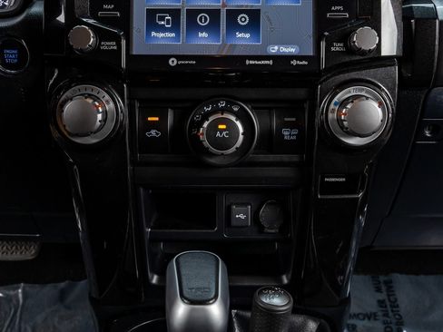 Used 2020 Toyota 4Runner TRD Off-Road Premium AWD/4WD image 23