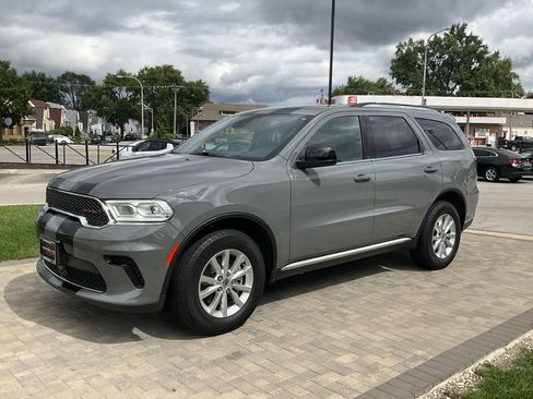 Used 2023 Dodge Durango SXT Launch Edition AWD/4WD image 2