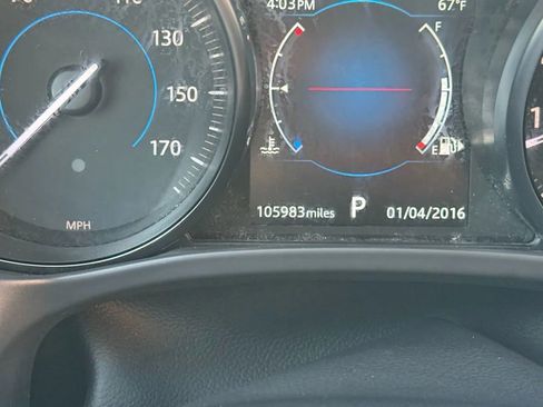 Used 2018 Jaguar F-PACE Prestige image 16