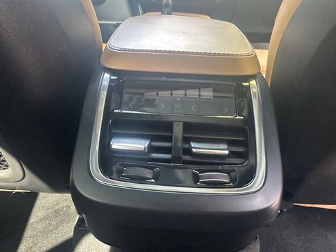Used 2017 Volvo XC90 T6 Momentum w/ Vision Package image 36