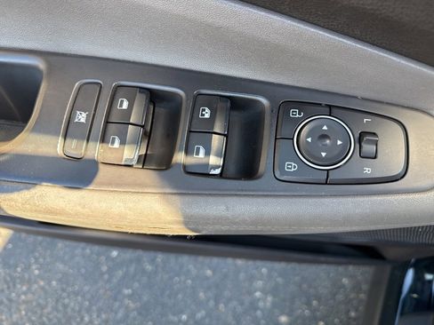 Used 2020 Hyundai Santa Fe SE image 22