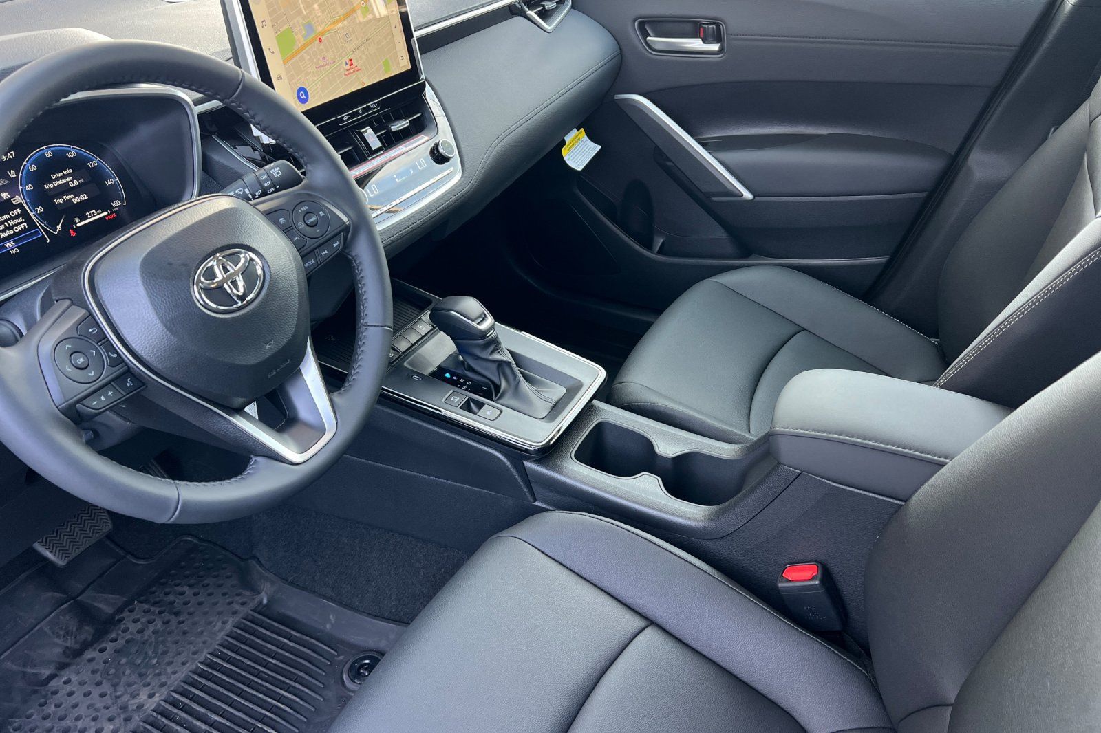 Used 2026 Toyota Corolla Cross XLE w/ Convenience Package FWD image 9