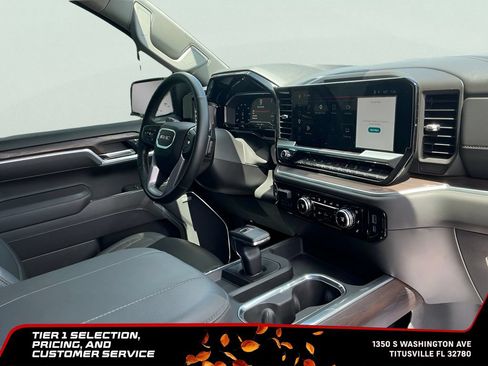 Used 2025 GMC Sierra 1500 SLT w/ SLT Premium Plus Package AWD/4WD image 14