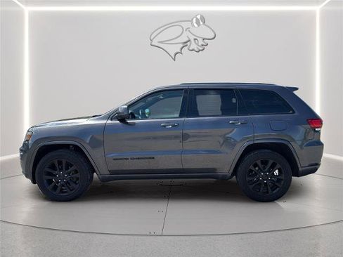 Used 2020 Jeep Grand Cherokee Altitude AWD/4WD image 2