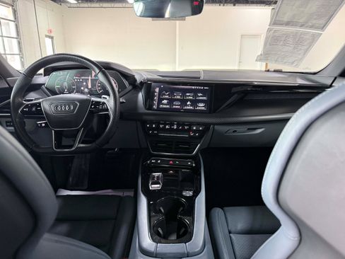 Used 2022 Audi e-tron GT Premium Plus w/ Performance Package AWD/4WD image 18