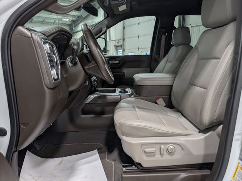 Used 2023 GMC Sierra 3500 SLT w/ SLT Preferred Package image 17