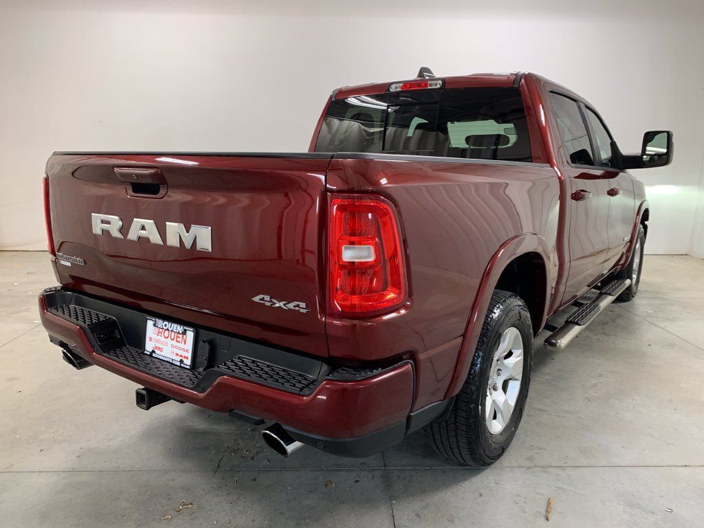 Used 2025 RAM 1500 Big Horn AWD/4WD image 9