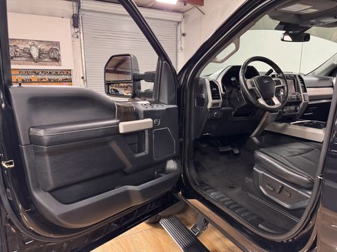 Used 2020 Ford F350 Lariat w/ Lariat Ultimate Package image 11