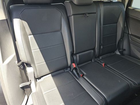 Used 2019 Volkswagen Tiguan SE w/ Panoramic Sunroof Package AWD/4WD image 26