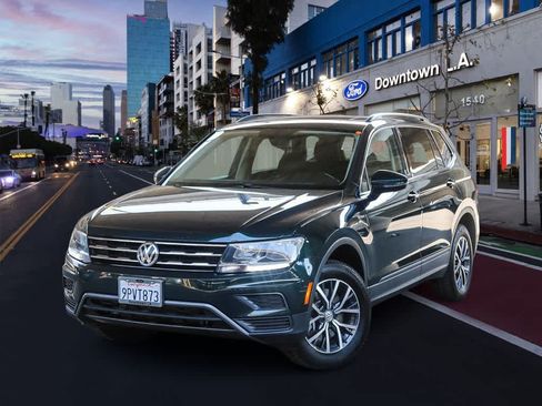 Used 2019 Volkswagen Tiguan SE w/ Panoramic Sunroof Package AWD/4WD image 2
