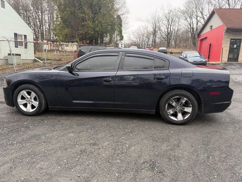Used 2012 Dodge Charger SE image 8