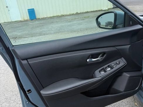 Used 2025 Nissan Sentra SV w/ All-Weather Package FWD image 9