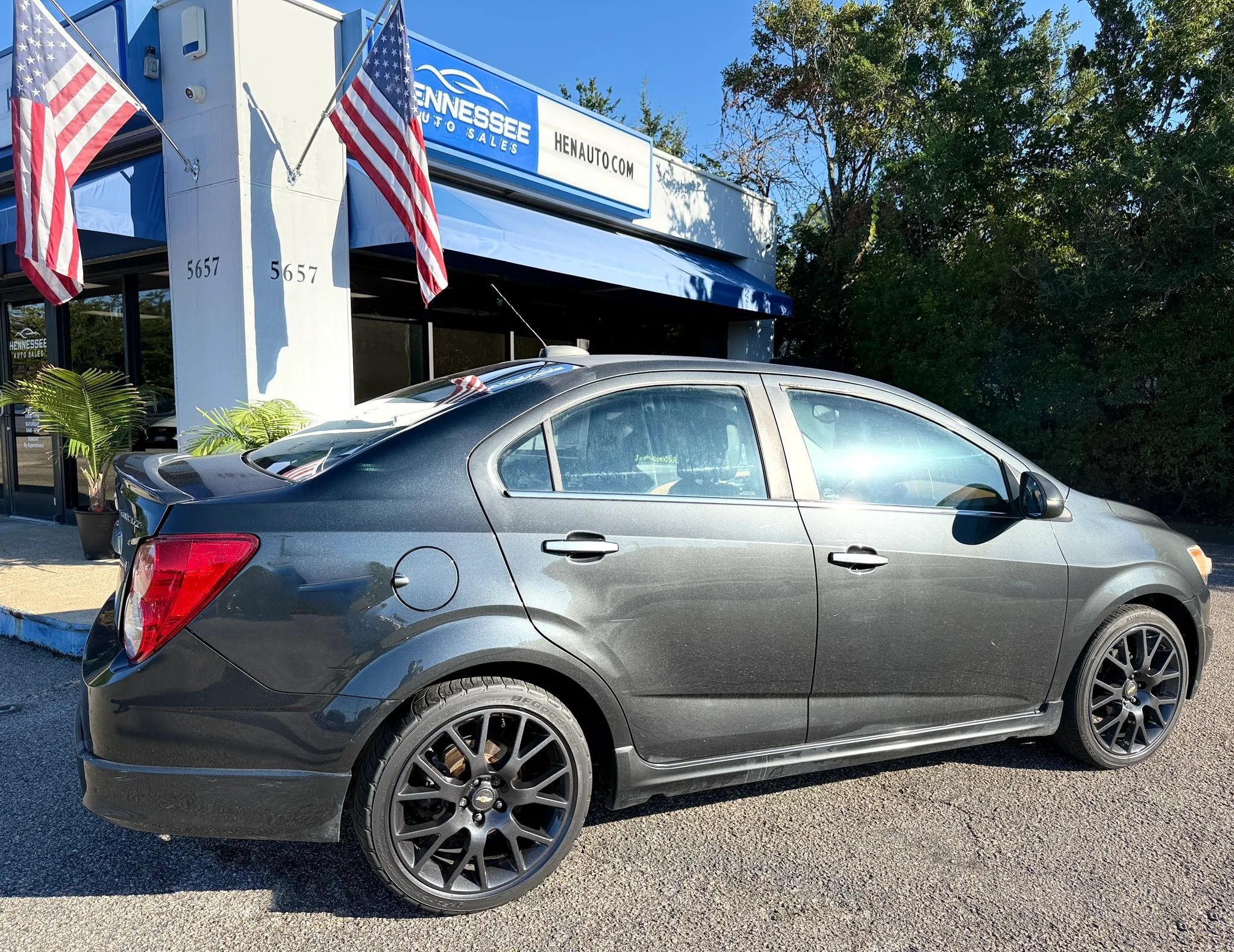 Used 2015 Chevrolet Sonic LTZ w/ Dusk Package FWD image 9