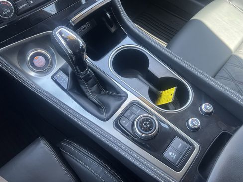 Used 2023 Nissan Maxima Platinum w/ Sport Mat Group FWD image 9