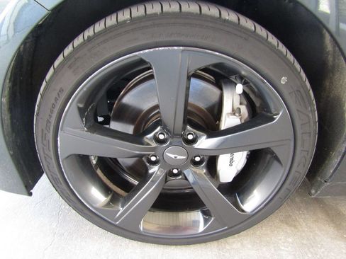 Used 2019 Genesis G70 3.3T Design RWD image 29