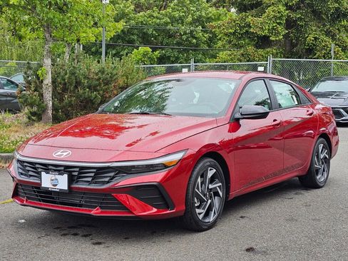New 2025 Hyundai Elantra Sport image 3