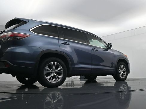 Used 2015 Toyota Highlander XLE FWD image 40