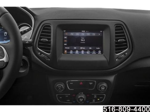 Used 2018 Jeep Compass Latitude AWD/4WD image 14