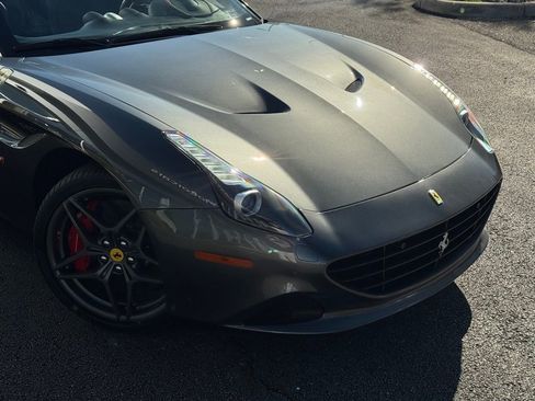 Used 2016 Ferrari California T image 32