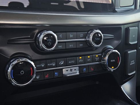 Used 2023 Ford F150 Lariat w/ Equipment Group 502A High image 18