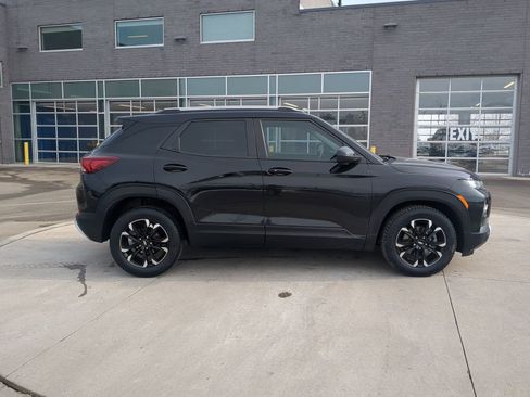 Used 2021 Chevrolet TrailBlazer LT w/ Convenience Package image 9