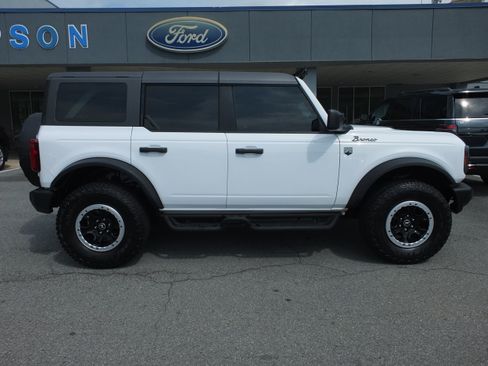 Used 2023 Ford Bronco Big Bend w/ Sasquatch Package AWD/4WD image 2