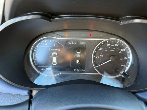 Used 2023 Nissan Versa SV image 24