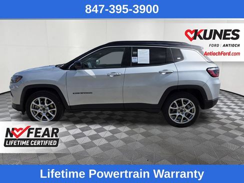 Used 2025 Jeep Compass Limited AWD/4WD image 4