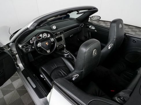 Used 2005 Porsche 911 Carrera S RWD image 37