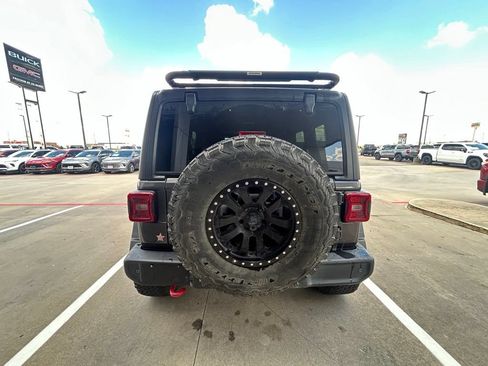 Used 2021 Jeep Wrangler Unlimited Rubicon AWD/4WD image 3