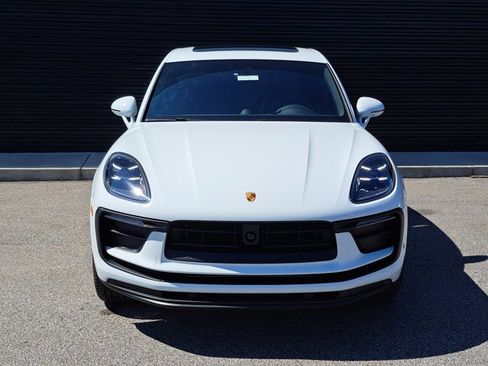 Used 2025 Porsche Macan image 10