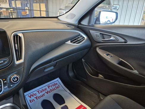 Used 2024 Chevrolet Malibu LT image 19