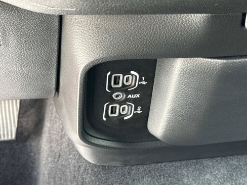 Used 2026 RAM 1500 Express AWD/4WD image 29