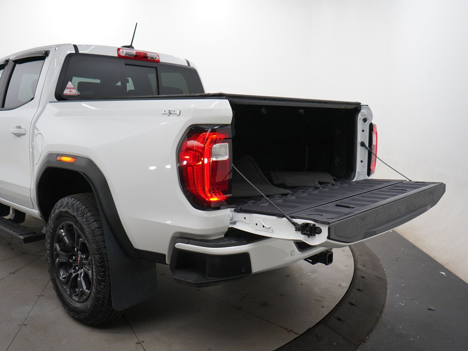 Used 2025 GMC Canyon Elevation w/ Convenience Package AWD/4WD image 11