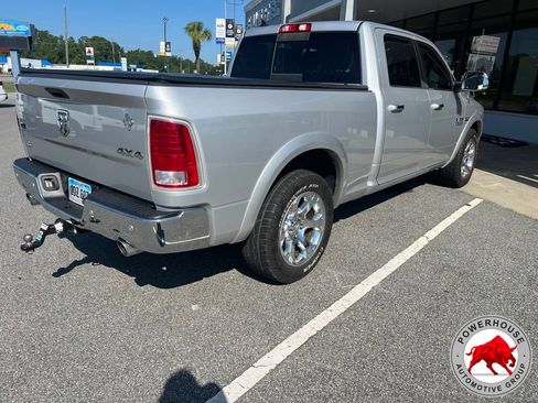 Used 2017 RAM 1500 Laramie w/ Convenience Group AWD/4WD image 4