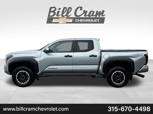 Used 2024 Toyota Tacoma TRD Off-Road AWD/4WD image 23