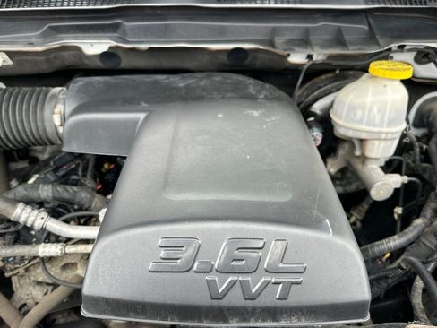 Used 2018 RAM 1500 Classic SLT w/ Luxury Group AWD/4WD image 31
