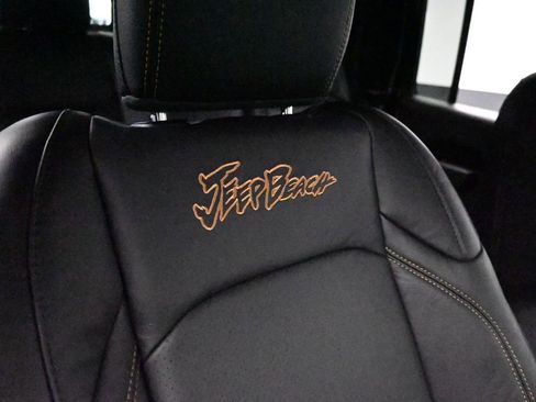 Used 2024 Jeep Gladiator Sport image 22