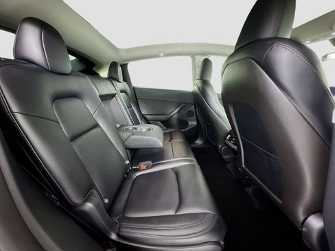 Used 2024 Tesla Model Y Long Range image 28